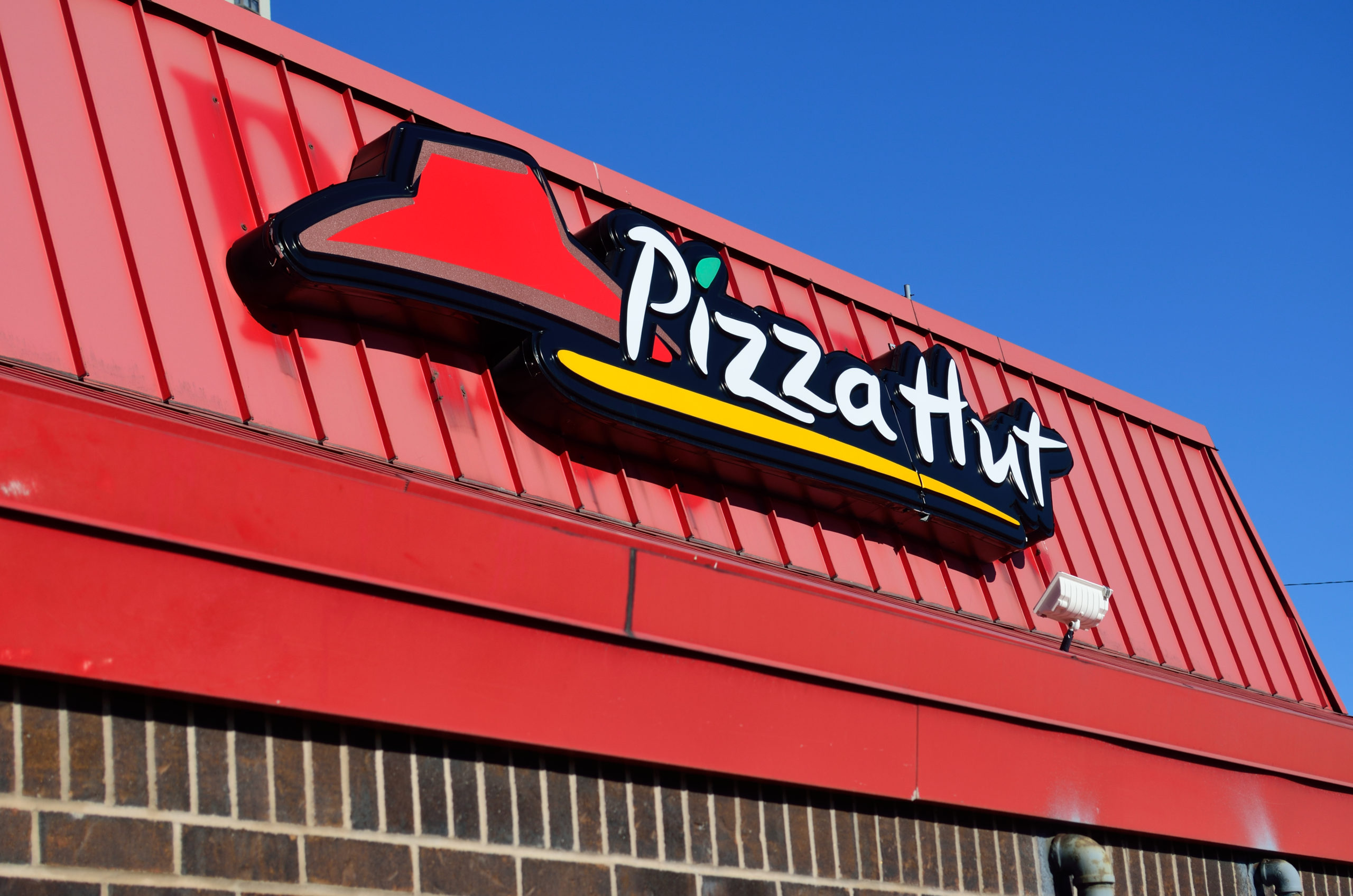 Pizza Hut Menu Prices in Canada – July 2023